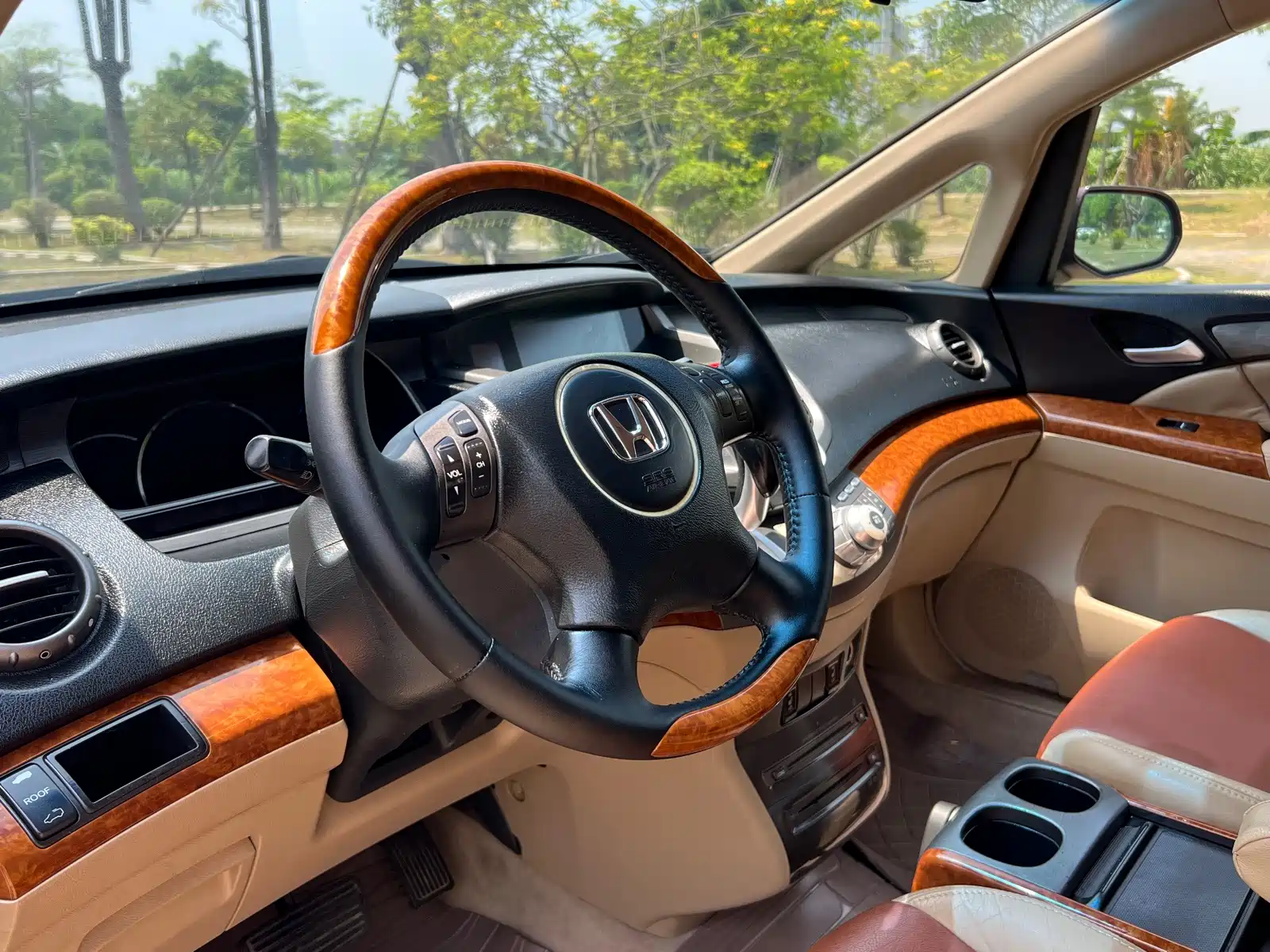 Photo 17 - Honda Odyssey