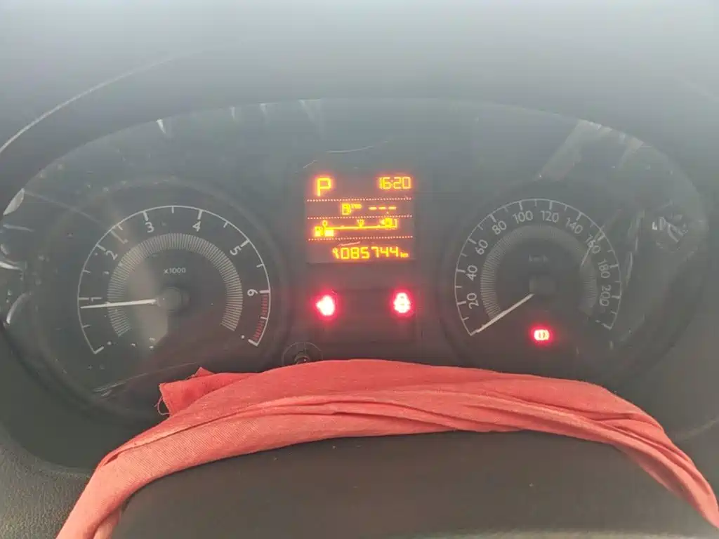 Peugeot 301 2017 2016 1.6L Auto Comfort Edition