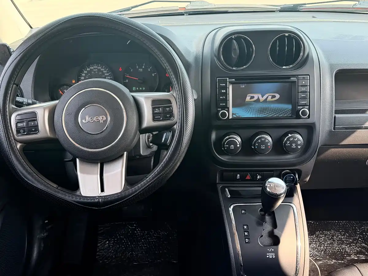 Jeep Compass (Import) 2012 2012 2.4L AWD Sport Edition