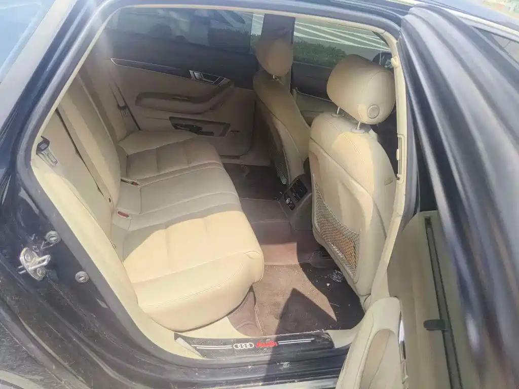 Фото 11 - Audi A6L