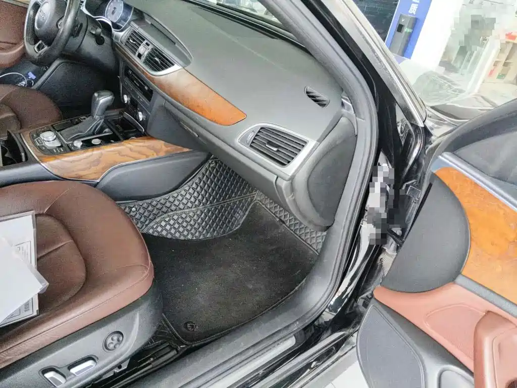 Фото 12 - Audi A6L