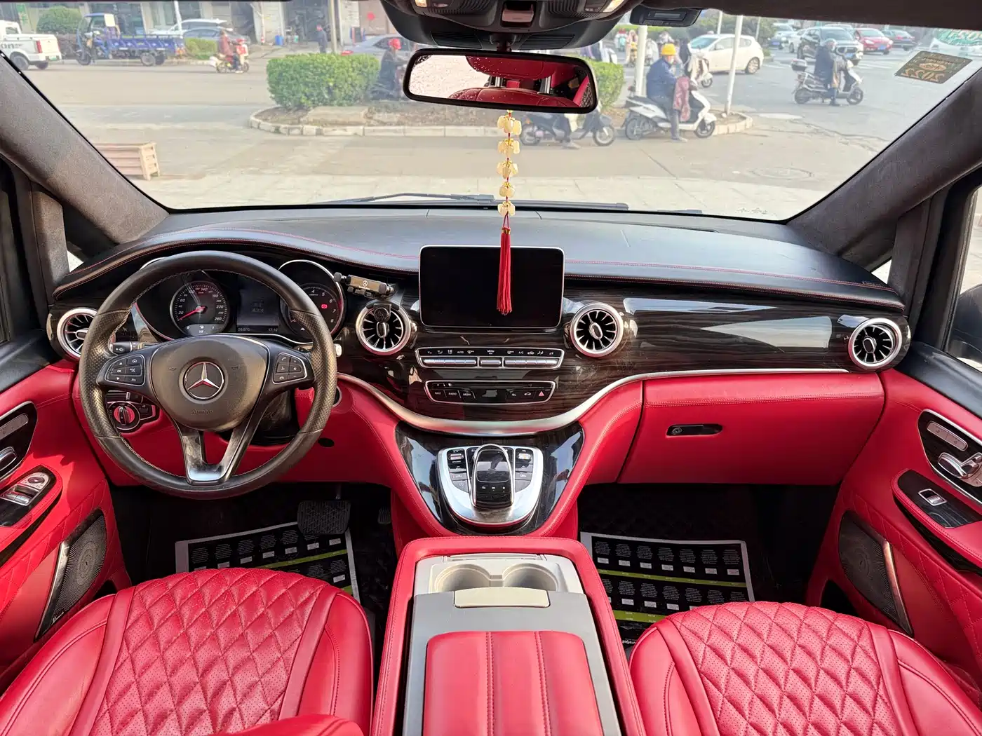 Mercedes-Benz V-Class 2018 V 260 AMG Sport Edition China VI фото 13