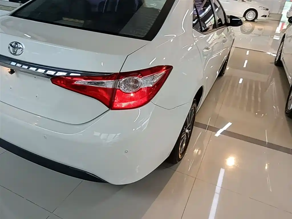 Toyota Levin 2014 1.6G CVT Elite Edition фото 8