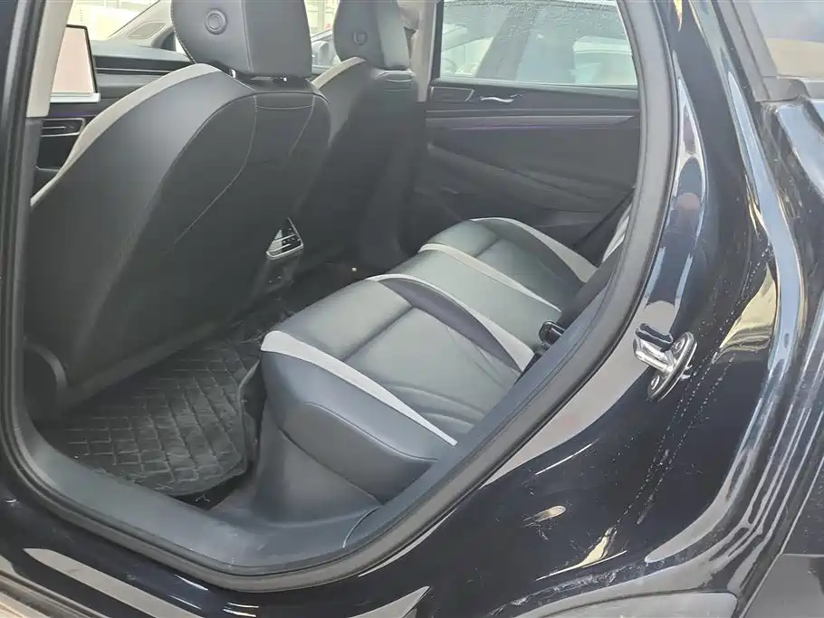 VOLKSWAGEN ID.7 VIZZION