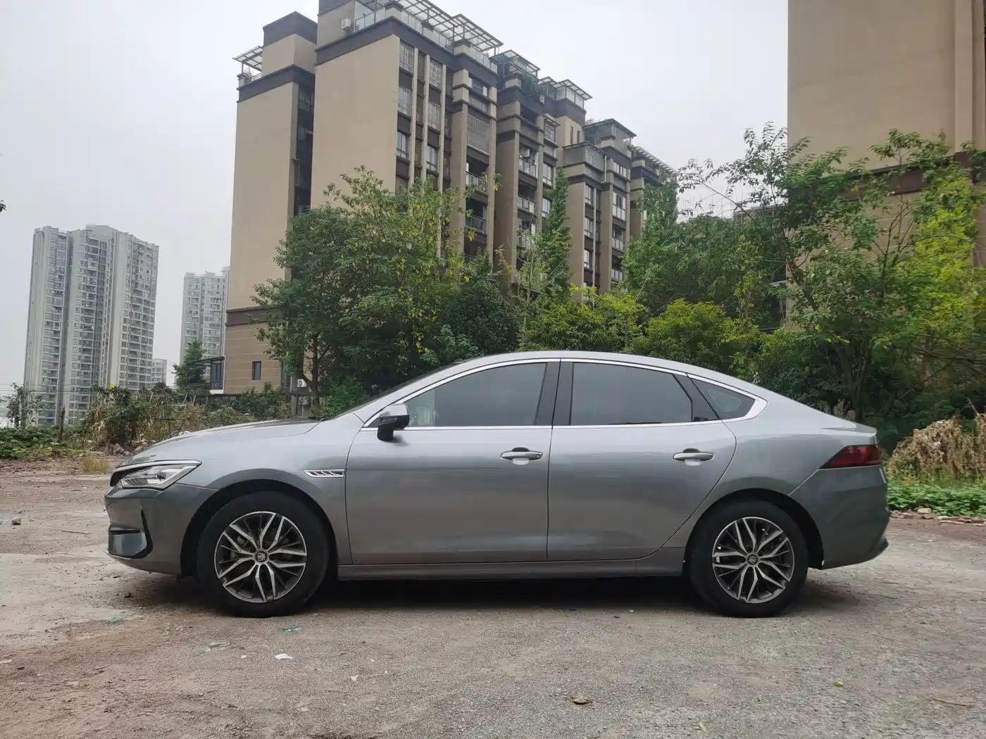BYD Qin PLUS 2021 2021 EV 400KM Premium Edition