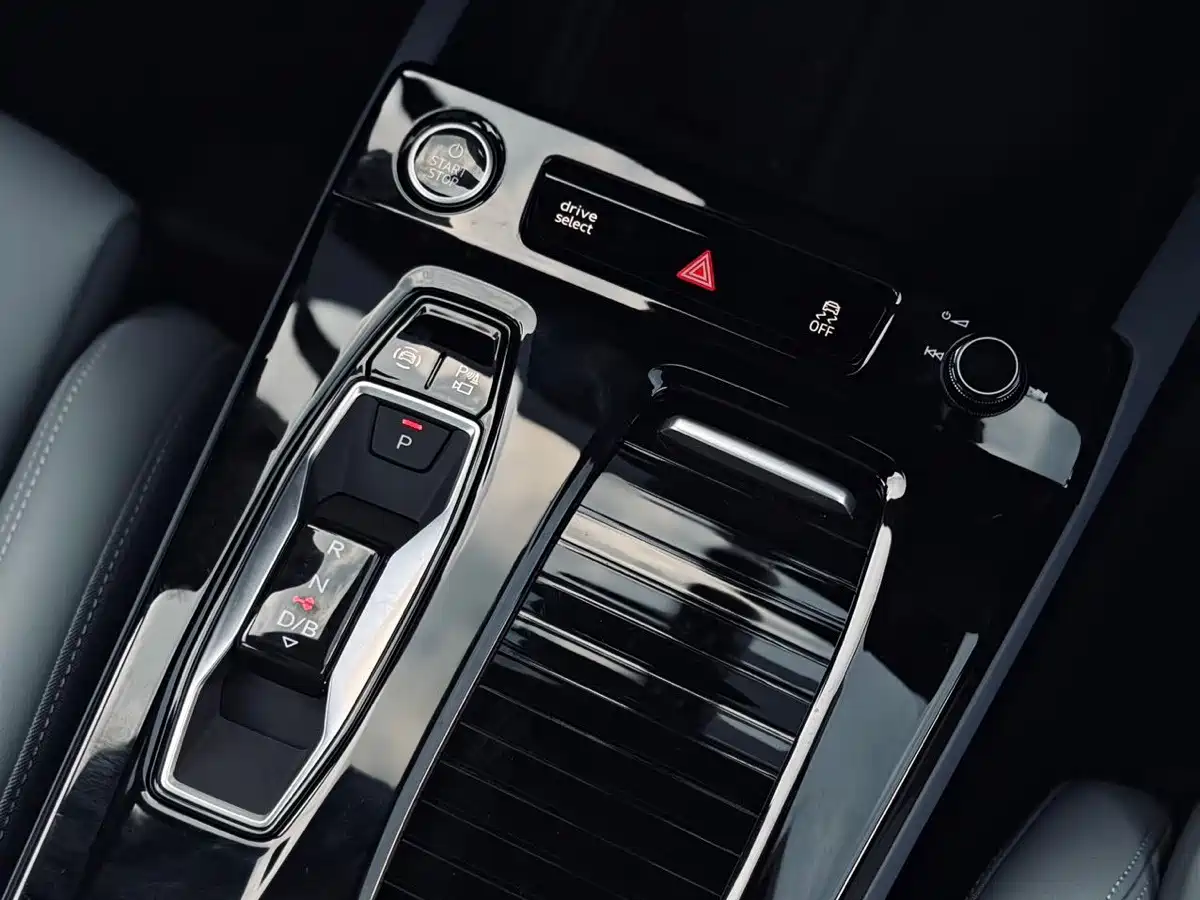 Audi Q6L Sportback e-tron 2026 2025 Model Ultra Long Range Edition