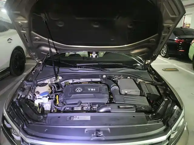 Volkswagen Passat 2017 330TSI DSG Executive — фото 3