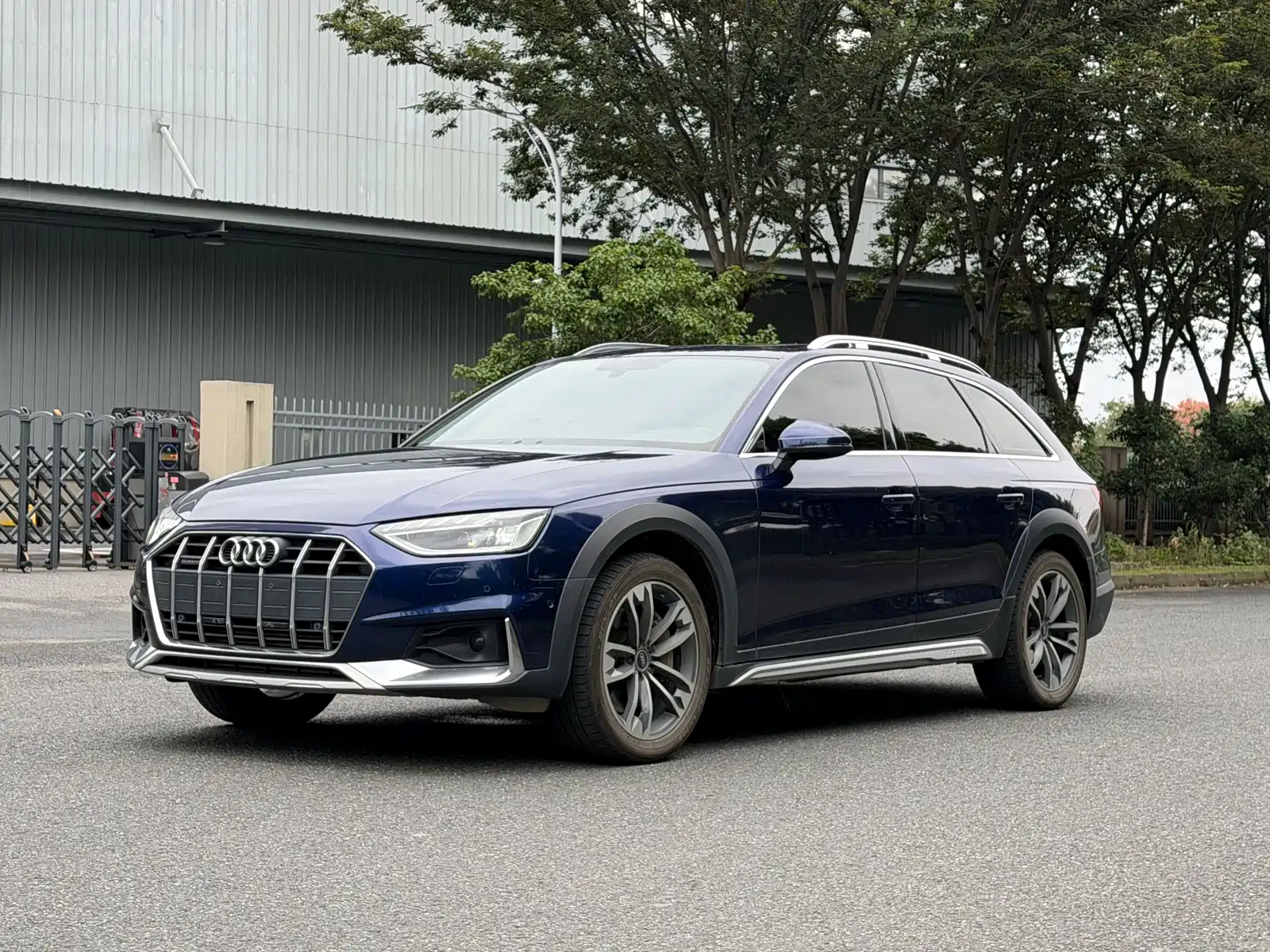 Photo 1 - Audi A4 (Import)