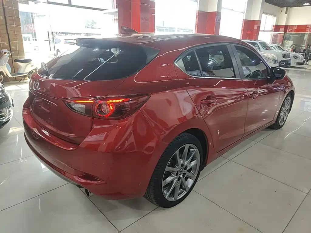 Фото 7 - Mazda Mazda 3