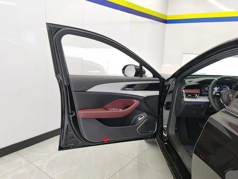 Hongqi H5 2025 2025 2.0T Automatic Mystic Shadow