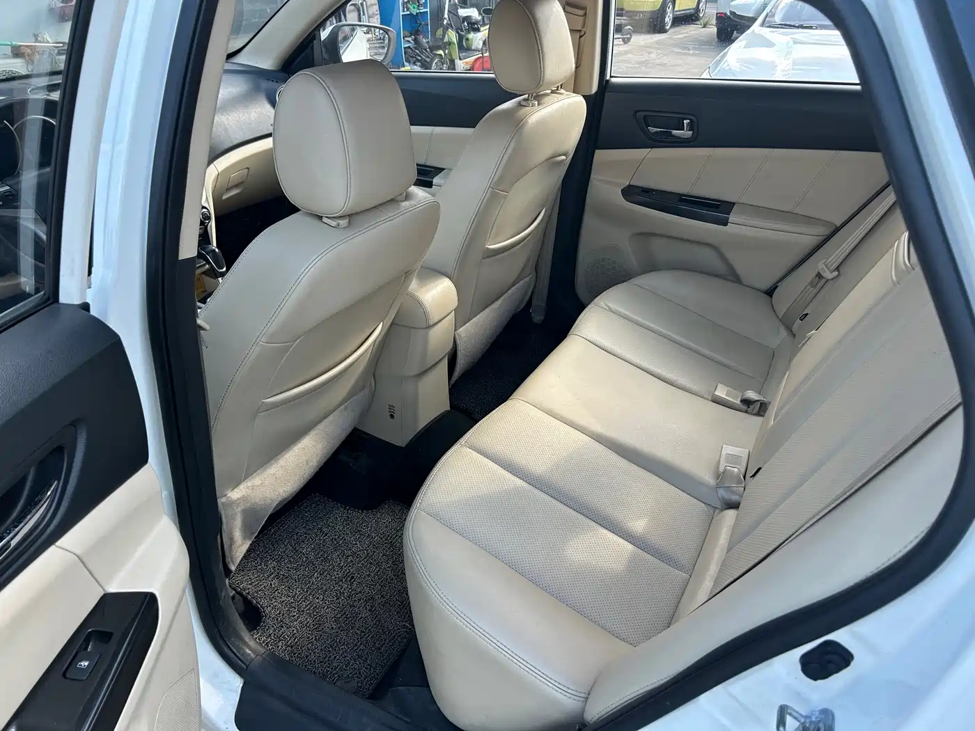 Photo 7 - Changan Eado