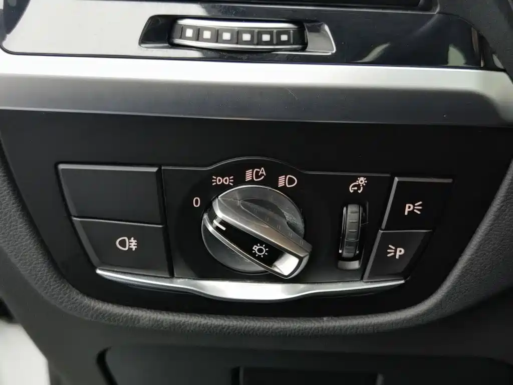 Фото 21 - BMW iX3