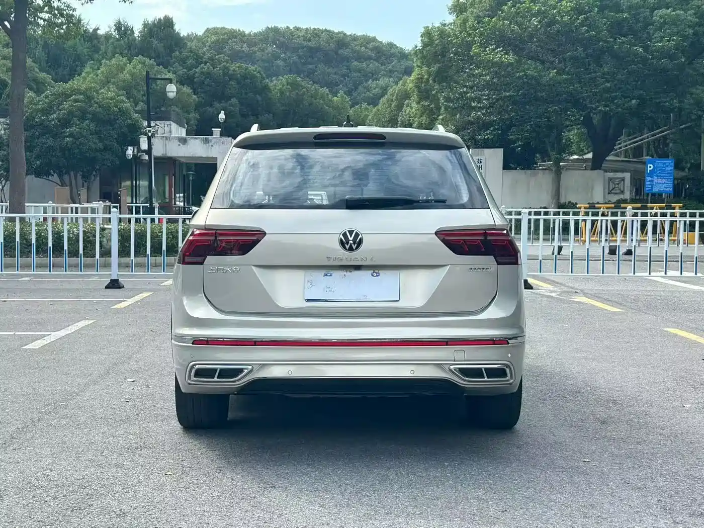VOLKSWAGEN TIGUAN L