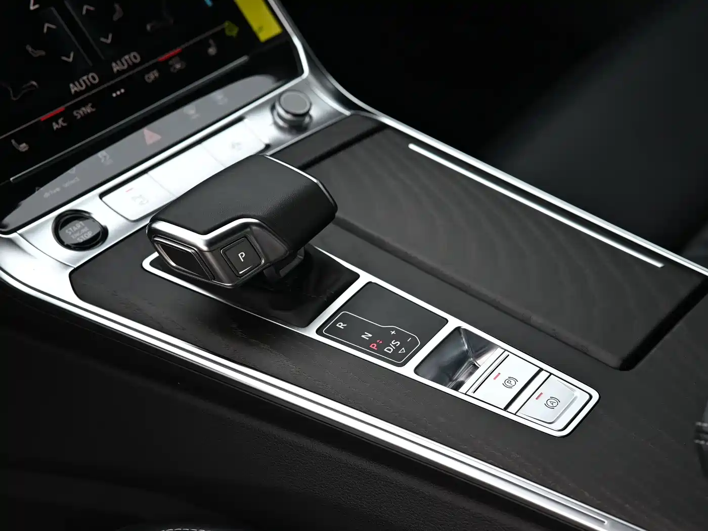 Фото 10 - Audi A6L