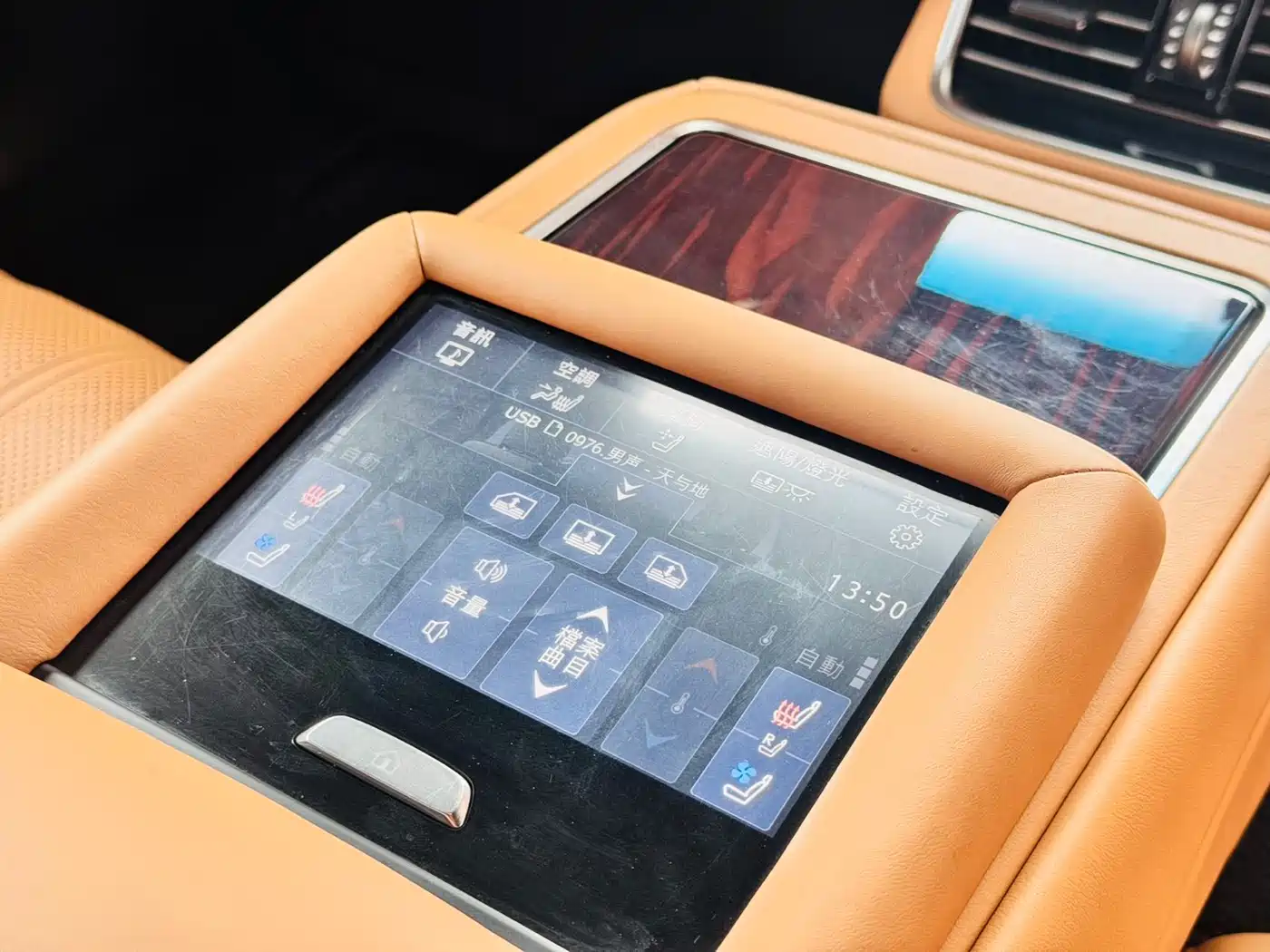 Lexus LS 2021 500h Luxury Edition фото 7