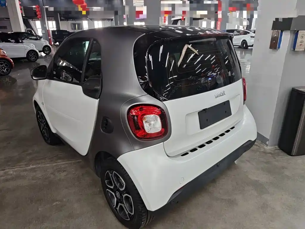 smart fortwo 2019 2019 0.9T 66kW Hardtop Wind Edition China VI