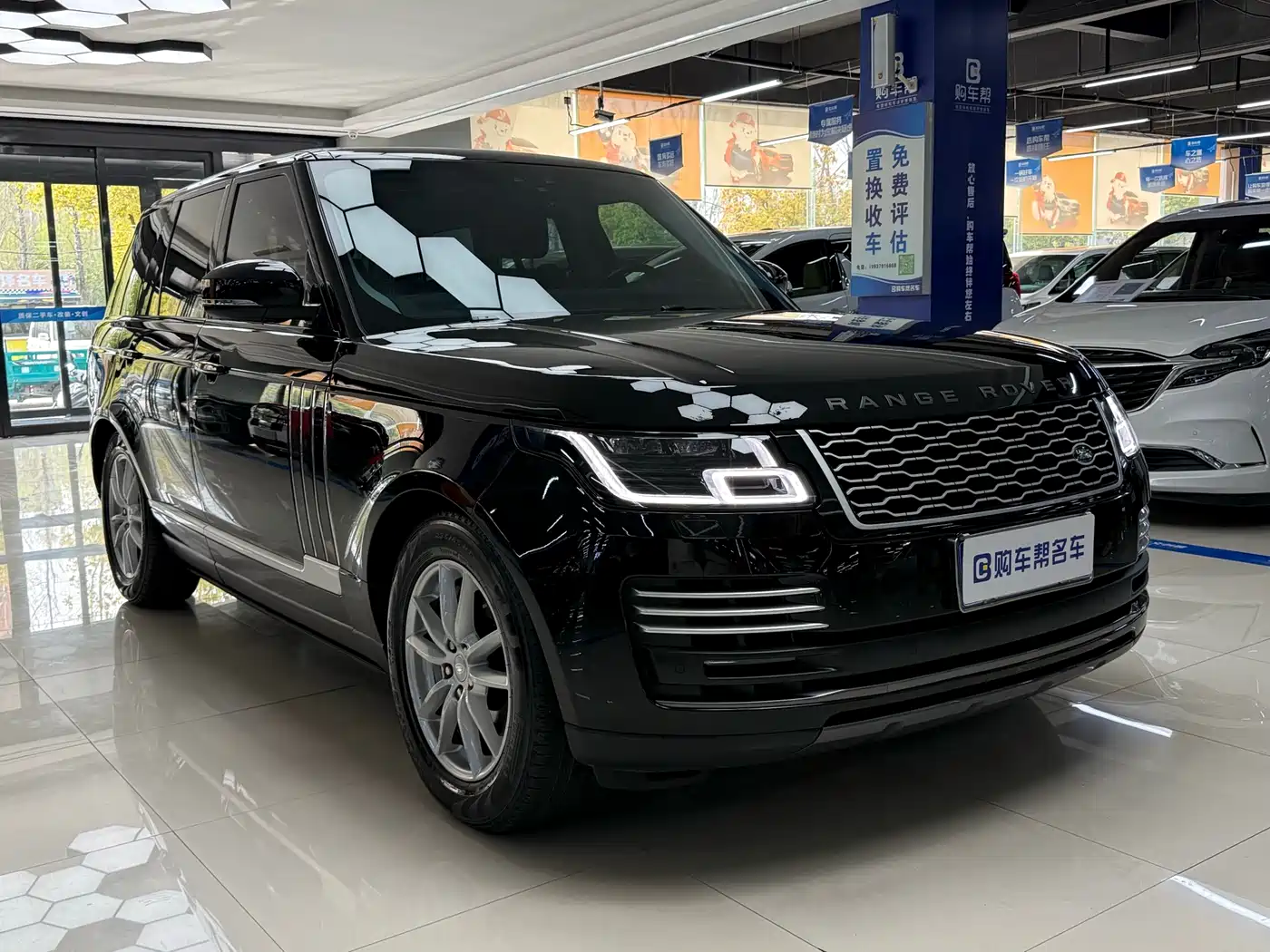 Land Rover Range Rover 2018 3.0 SC V6 Golden Age Edition фото 3