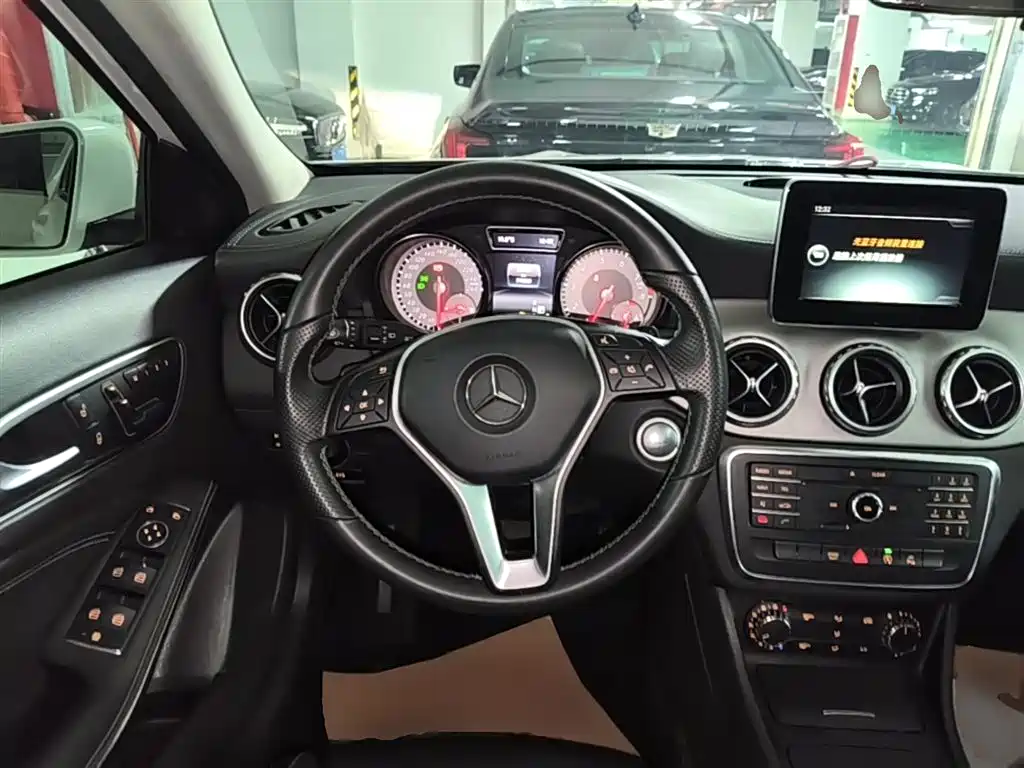 Mercedes-Benz GLA 2016 GLA 200 Fashion фото 11