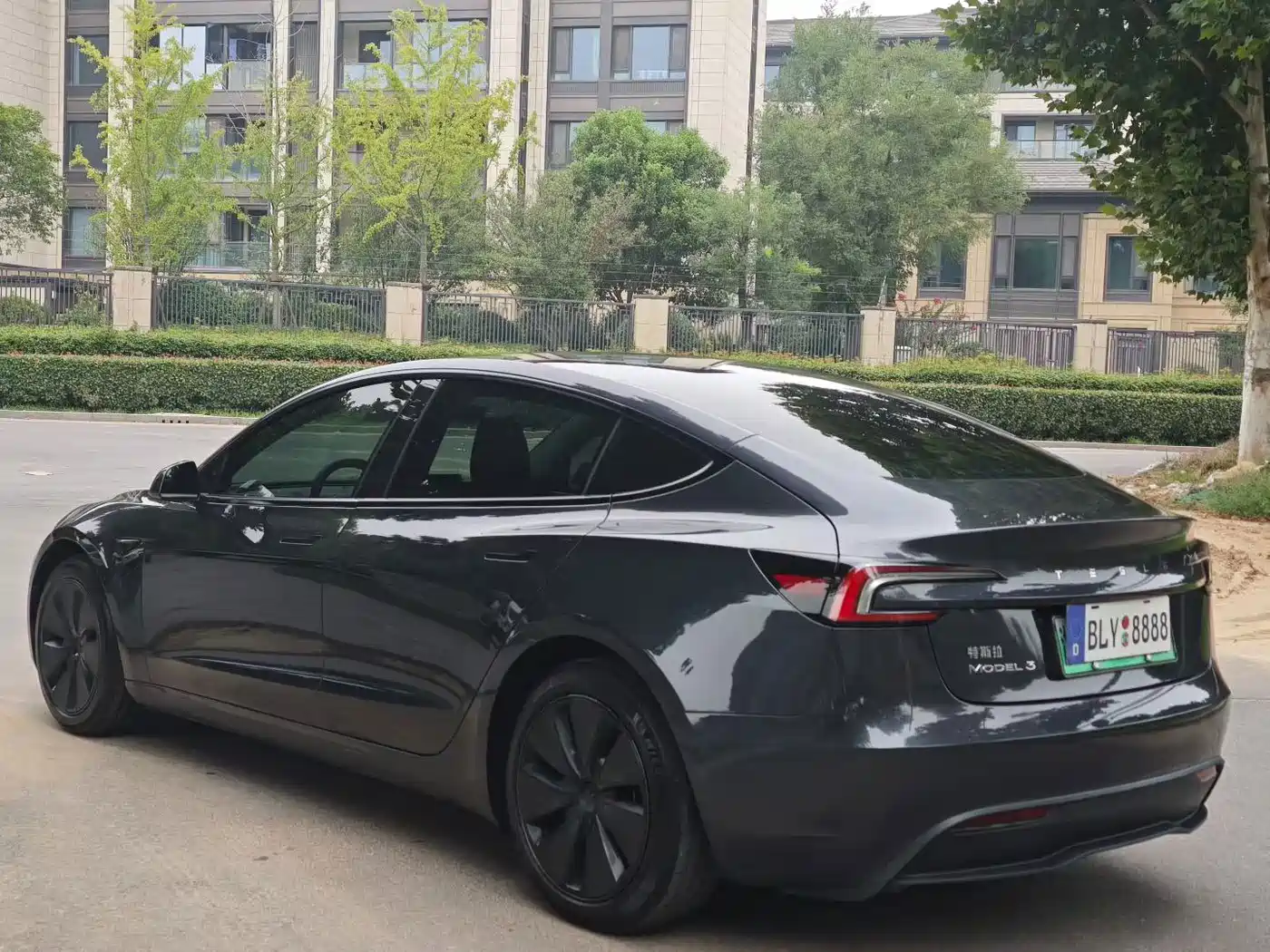 Фото 13 - Tesla Model 3