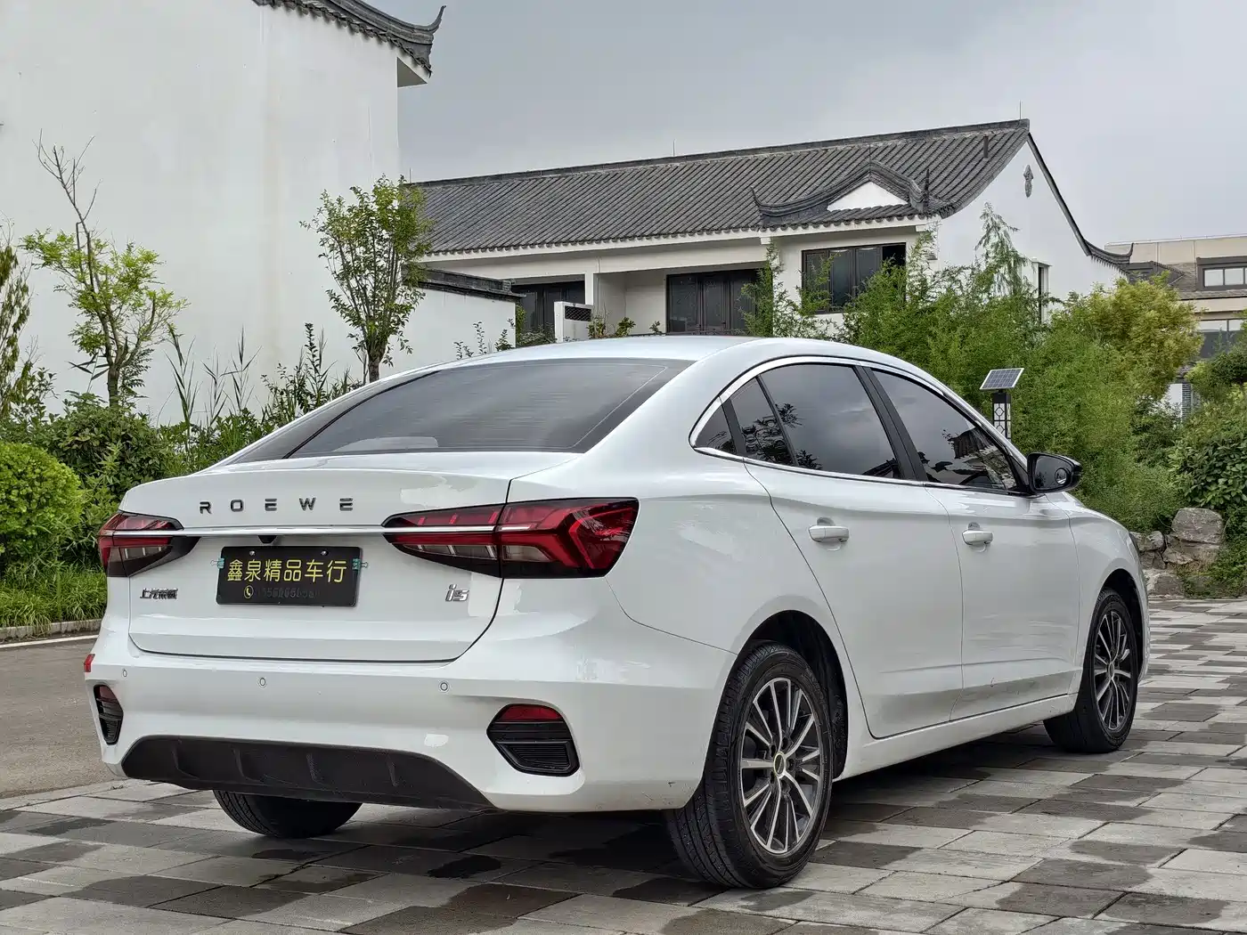 Фото 5 - Roewe i5