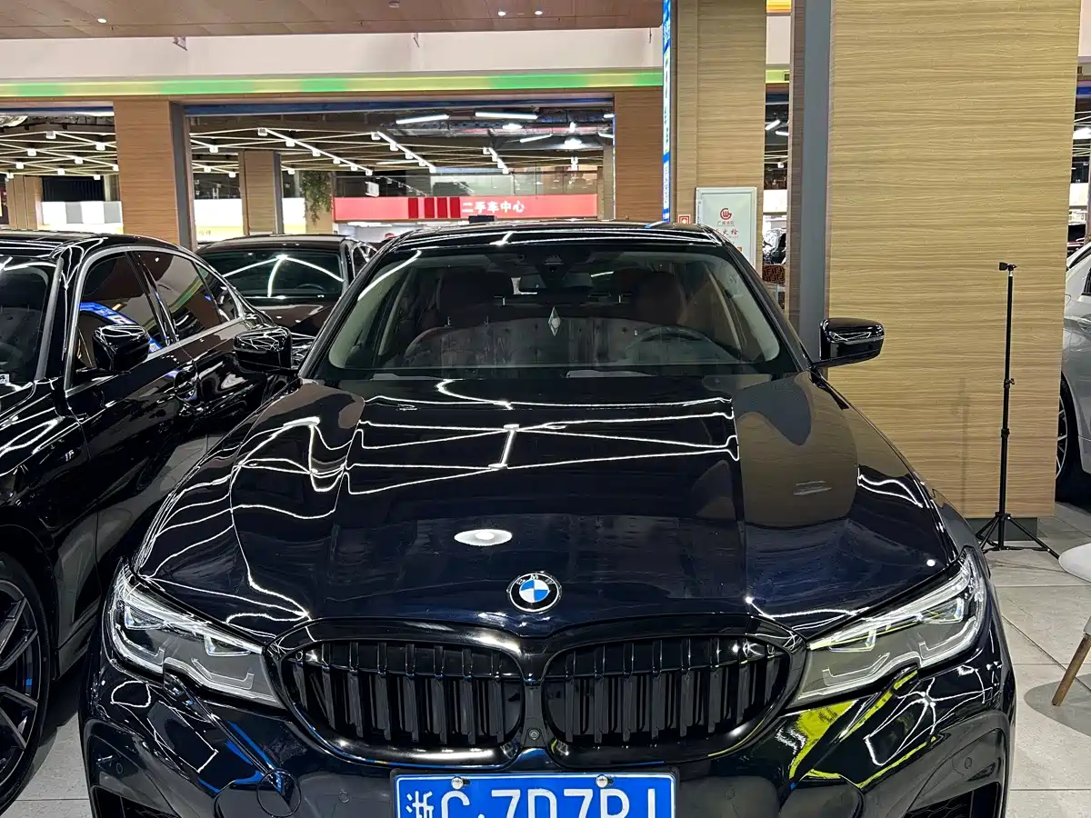 Photo 1 - BMW 3 Series
