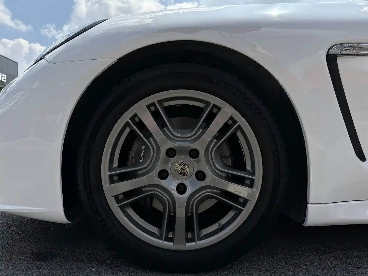 Porsche Panamera 2011 2010 Panamera 4 3.6L