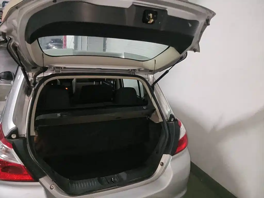 Venucia R50 2013 2013 1.6L Auto Fashion