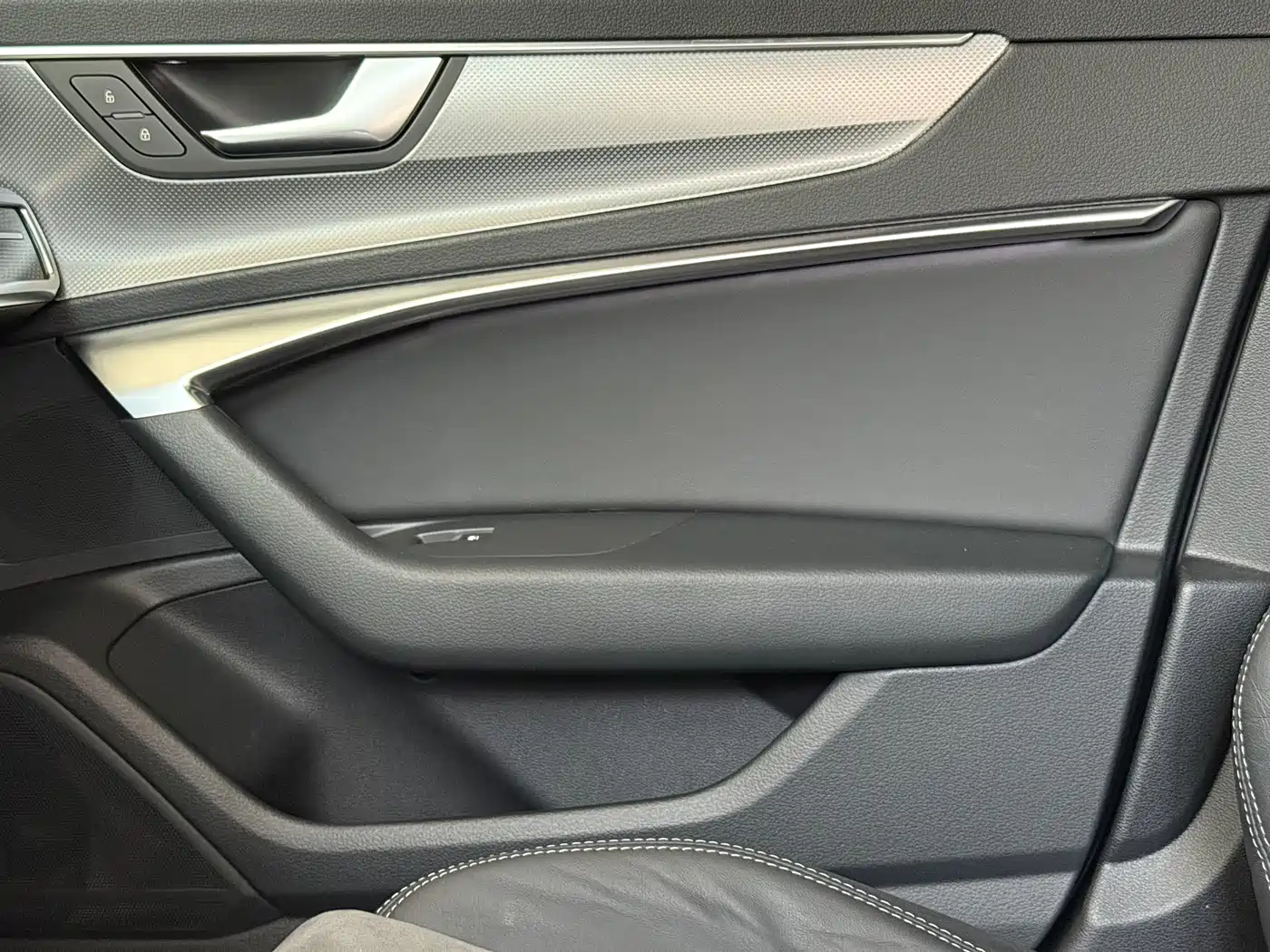 Audi A6L 2021 40 TFSI Luxury Sport фото 15