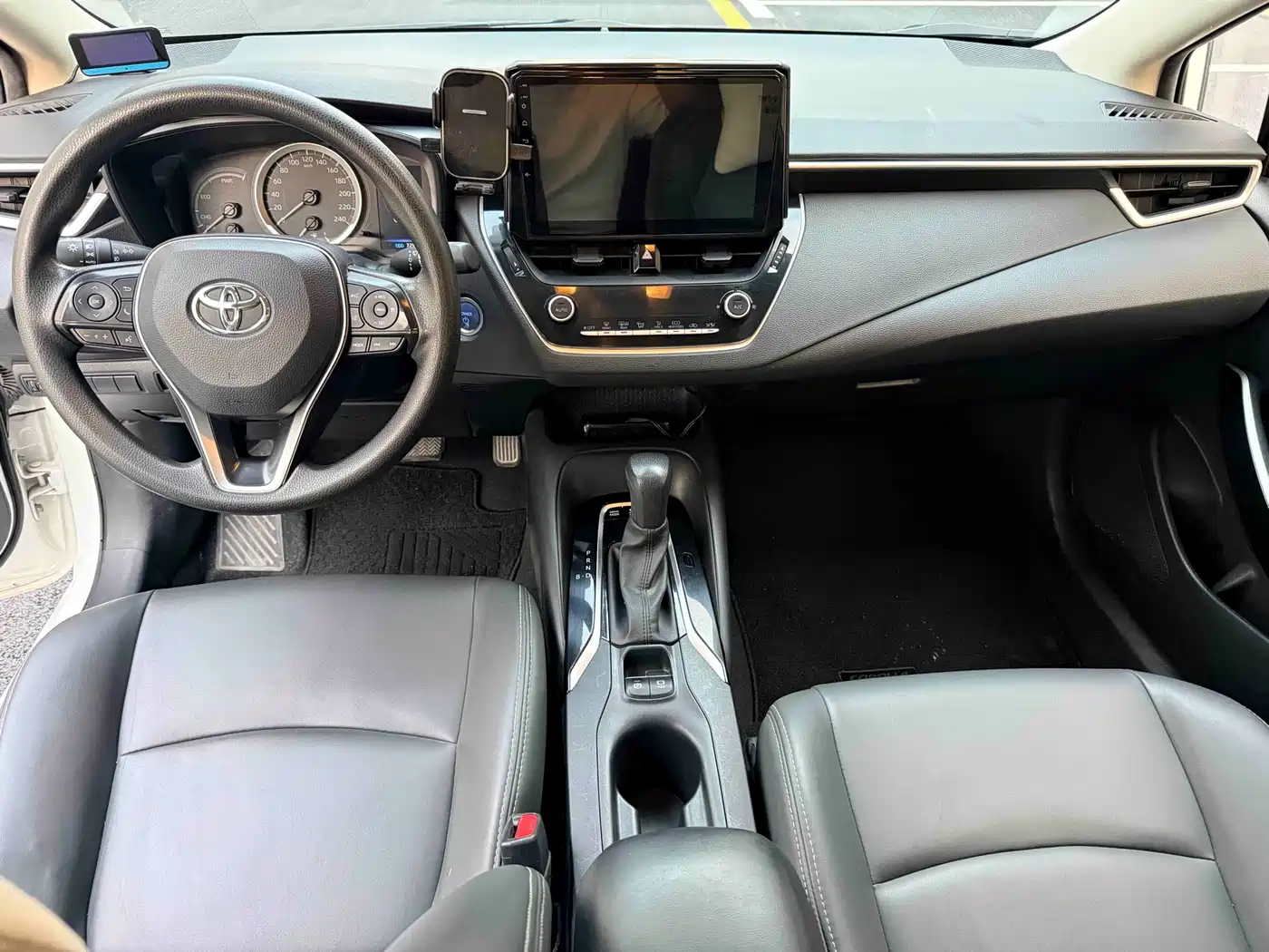 Toyota Corolla 2022 Hybrid 1.8L E-CVT Pioneer Edition фото 5