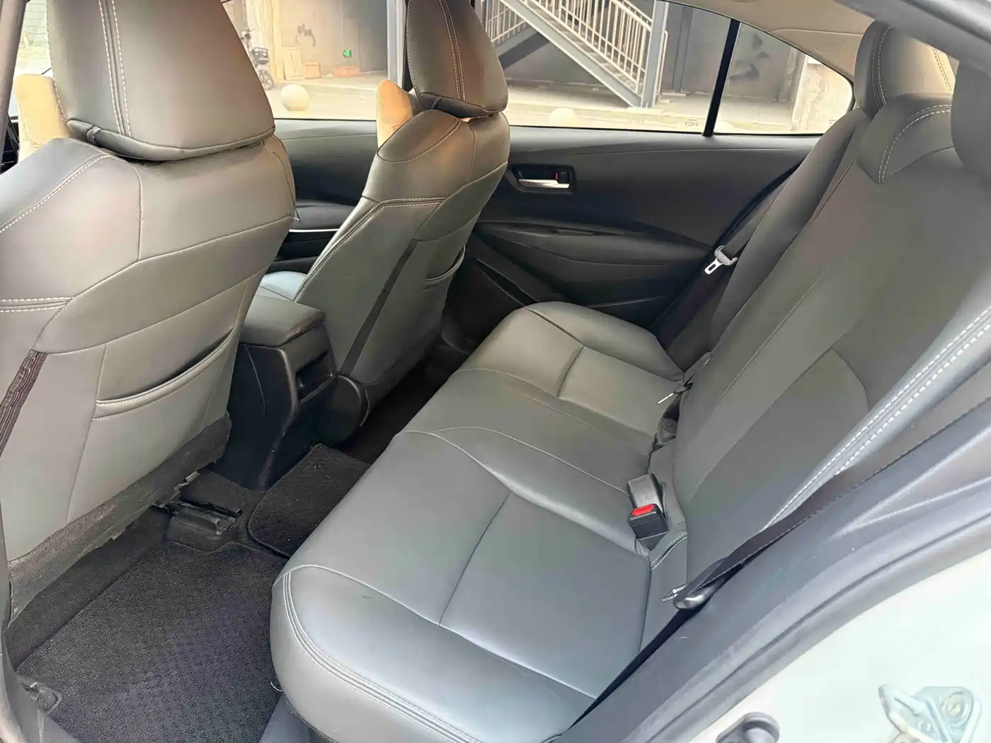 Toyota Corolla 2022 Hybrid 1.8L E-CVT Pioneer Edition фото 6