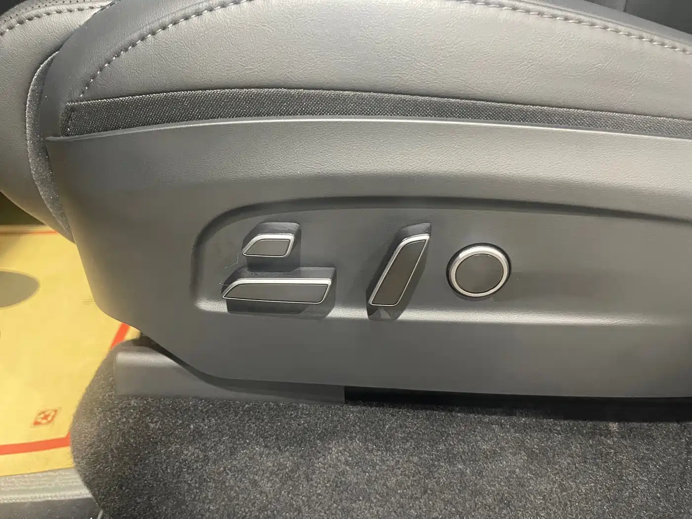 Tesla Model Y L 2025 2025 Facelift Long Range AWD