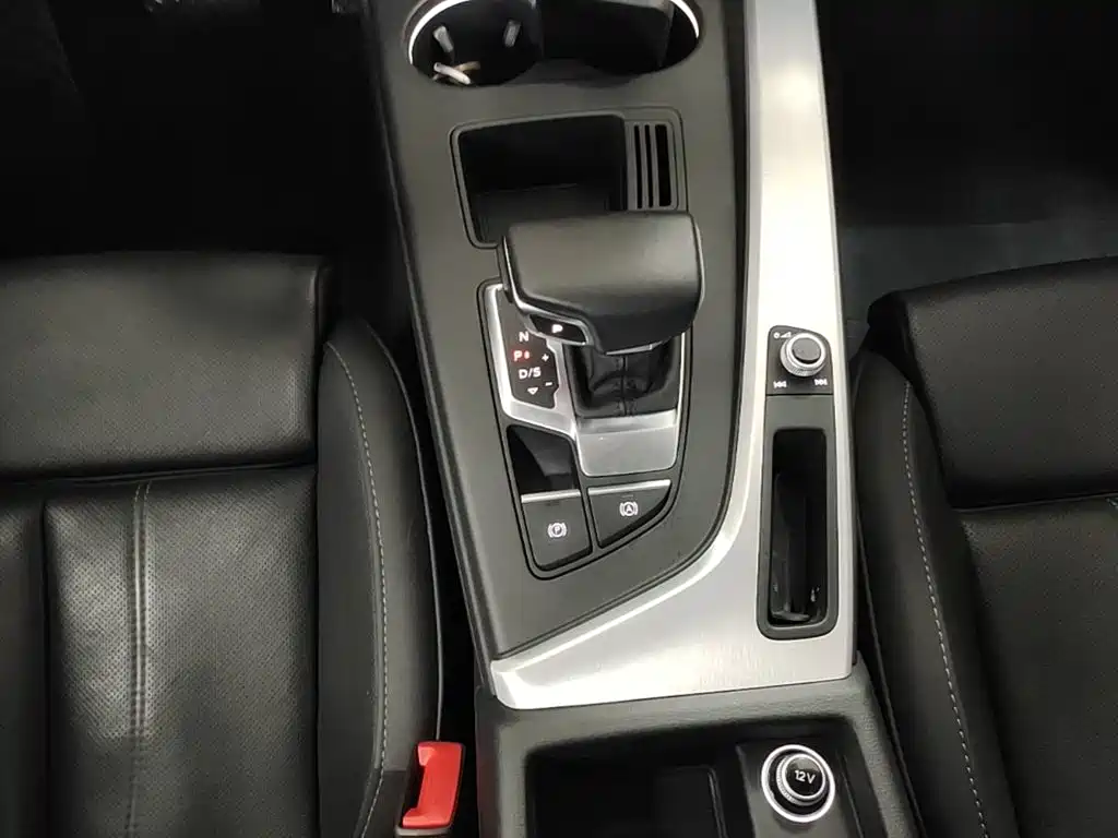 Photo 14 - Audi A4L