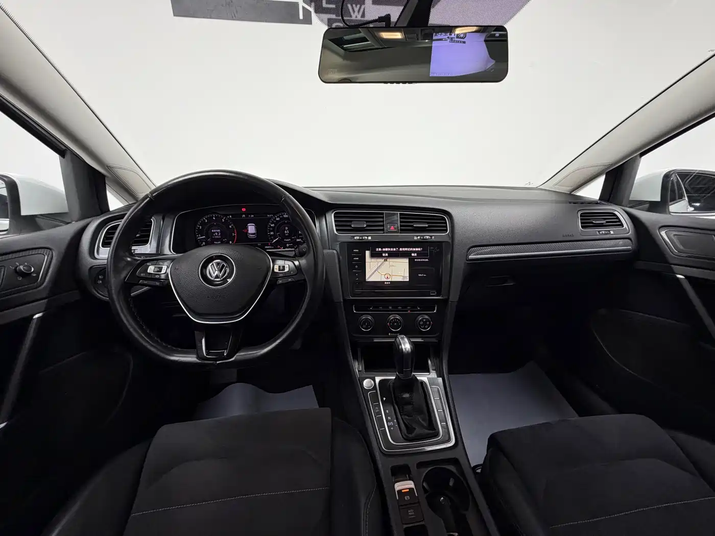 Volkswagen Golf 2020 Beloved Edition 280TSI DSG Luxury фото 12