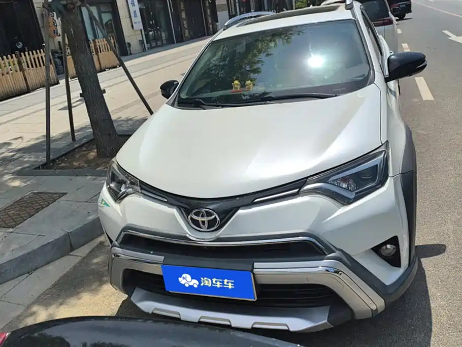 Toyota RAV4 Rongfang 2019 2.0L CVT 2WD Trend X Limited Edition China V фото 2