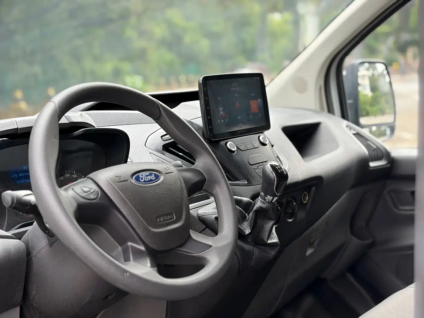 Ford Transit 2020 2019 2.0T Diesel Multi-Purpose Commercial Vehicle Medium Wheelbase Medium Roof 6-Seater China VI