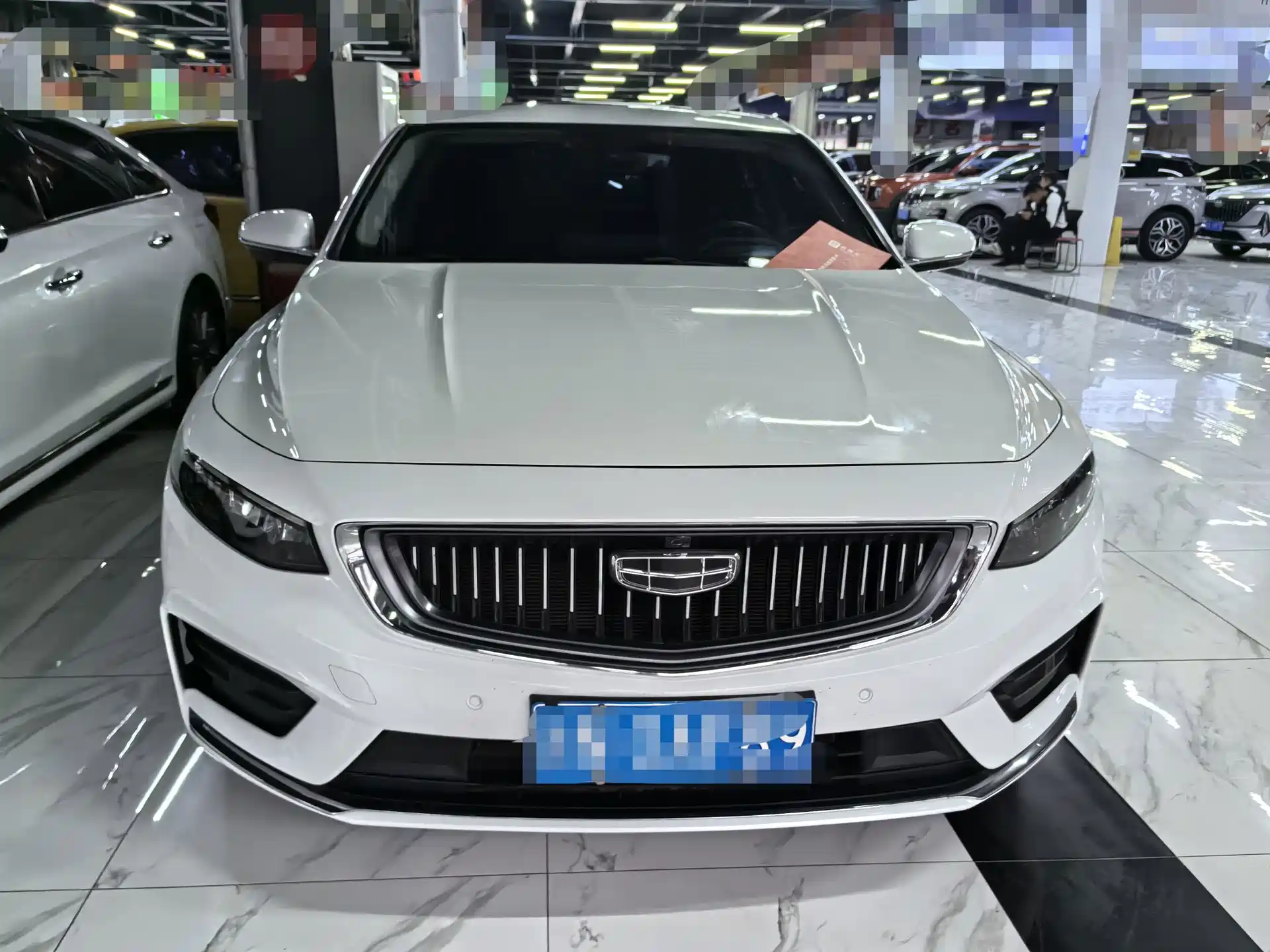 Фото 2 - Geely Preface