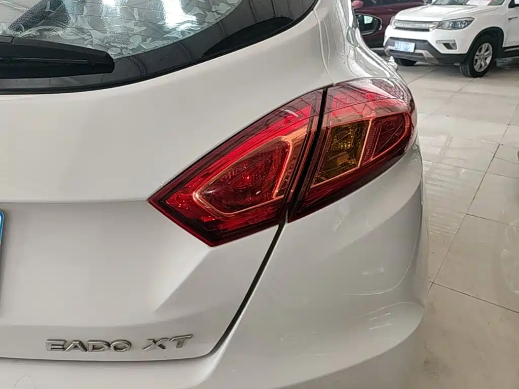 Changan Eado XT 2017 2016 1.6L Manual Stylish Cool Edition