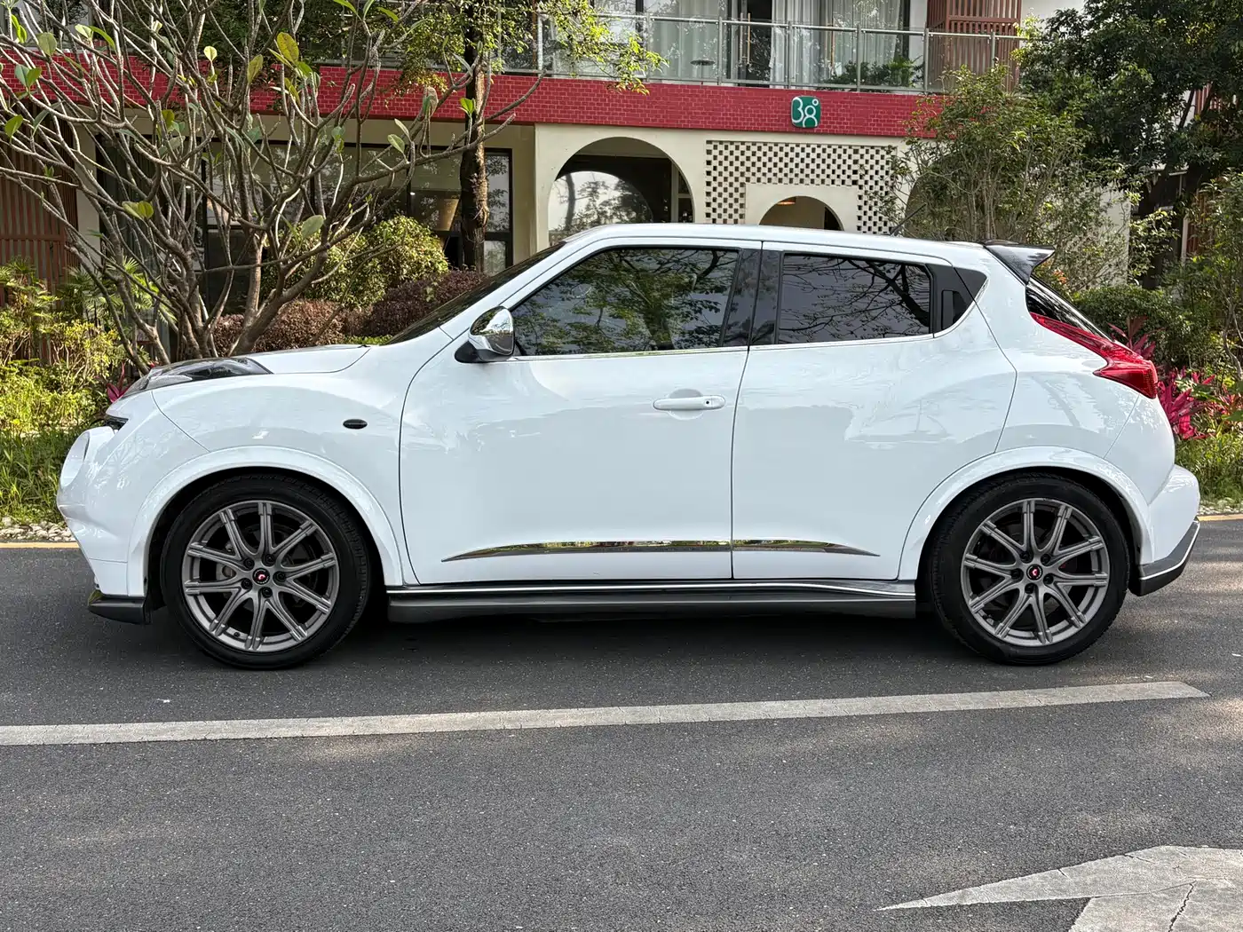 2019 Infiniti ESQ