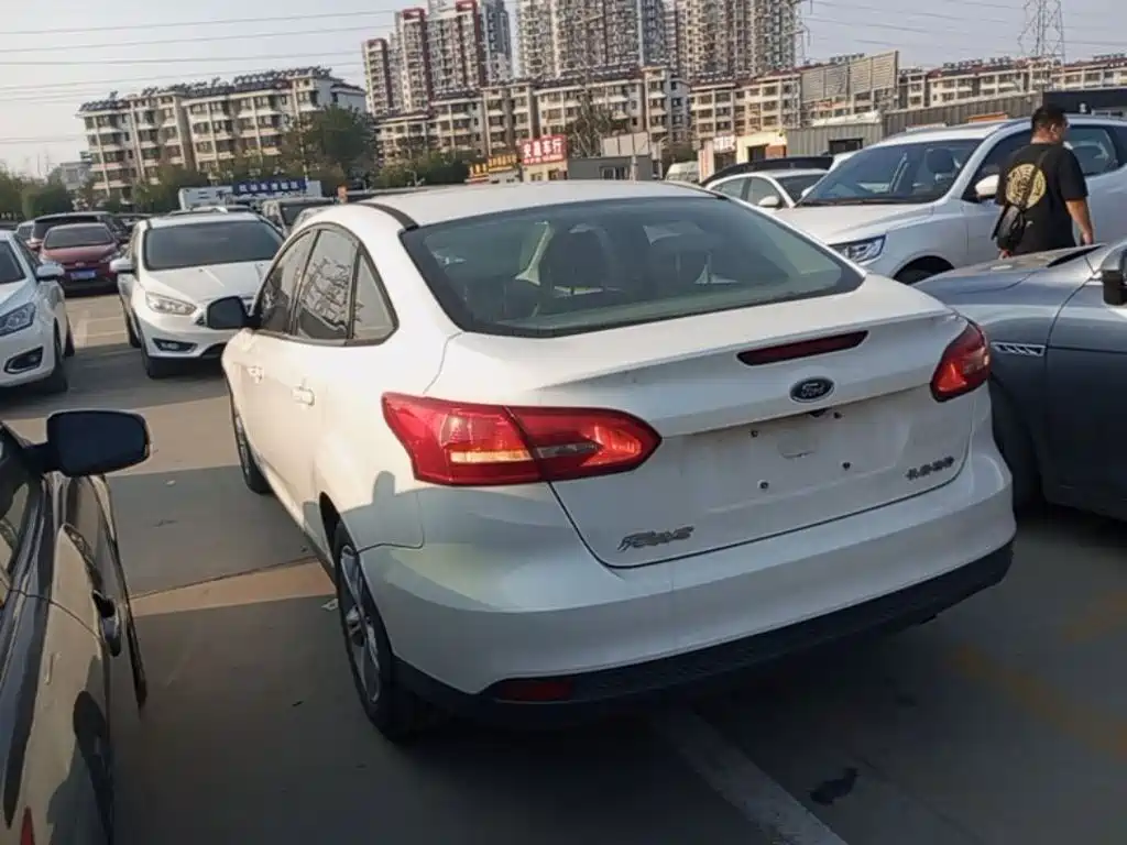 Фото 5 - Ford Focus