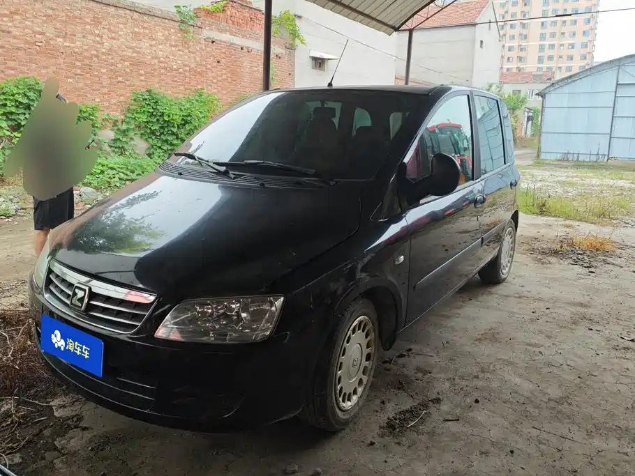 Zotye M300 2015 2010 Model 1.6L Bi-Fuel Standard 6-Seater