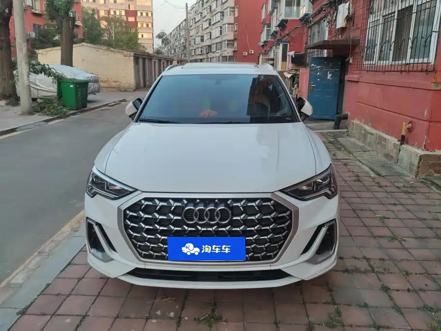 Audi Q3 2025 2024 35 TFSI Fashion Sport
