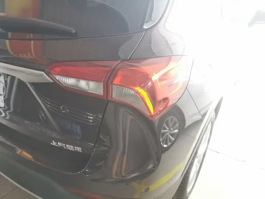 Фото 8 - Buick Envision Plus
