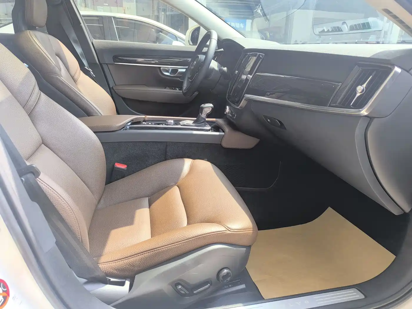 Фото 6 - Volvo S90