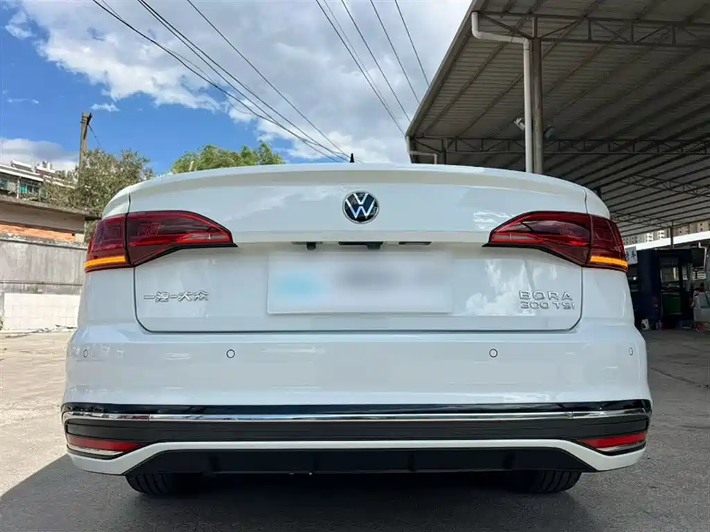 Volkswagen Bora 2023 300TSI DSG Premium Edition фото 7