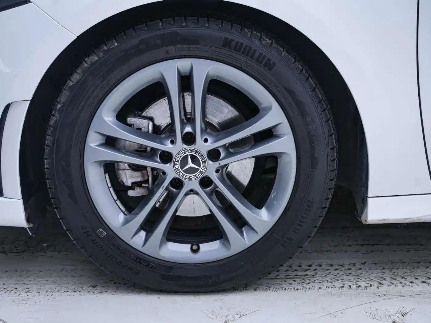 Mercedes-Benz A-Class 2022 A 180 L Sport Sedan фото 9