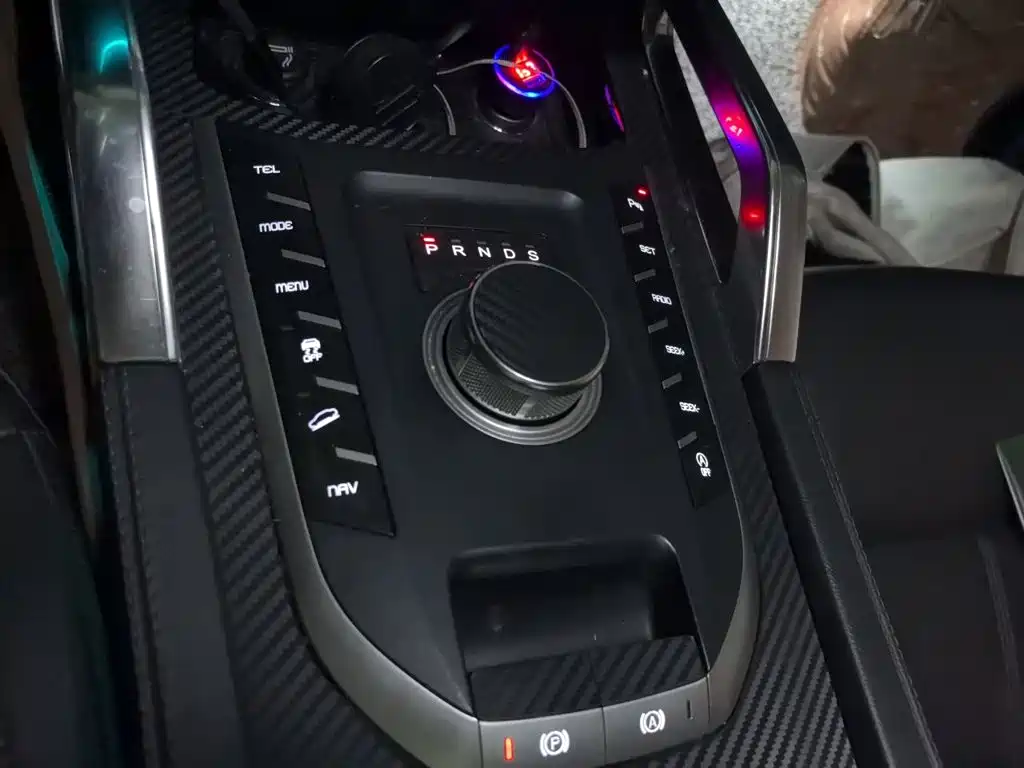 Zotye T800 2019 2018 2.0T Auto Premium Smart Connect 7-seater