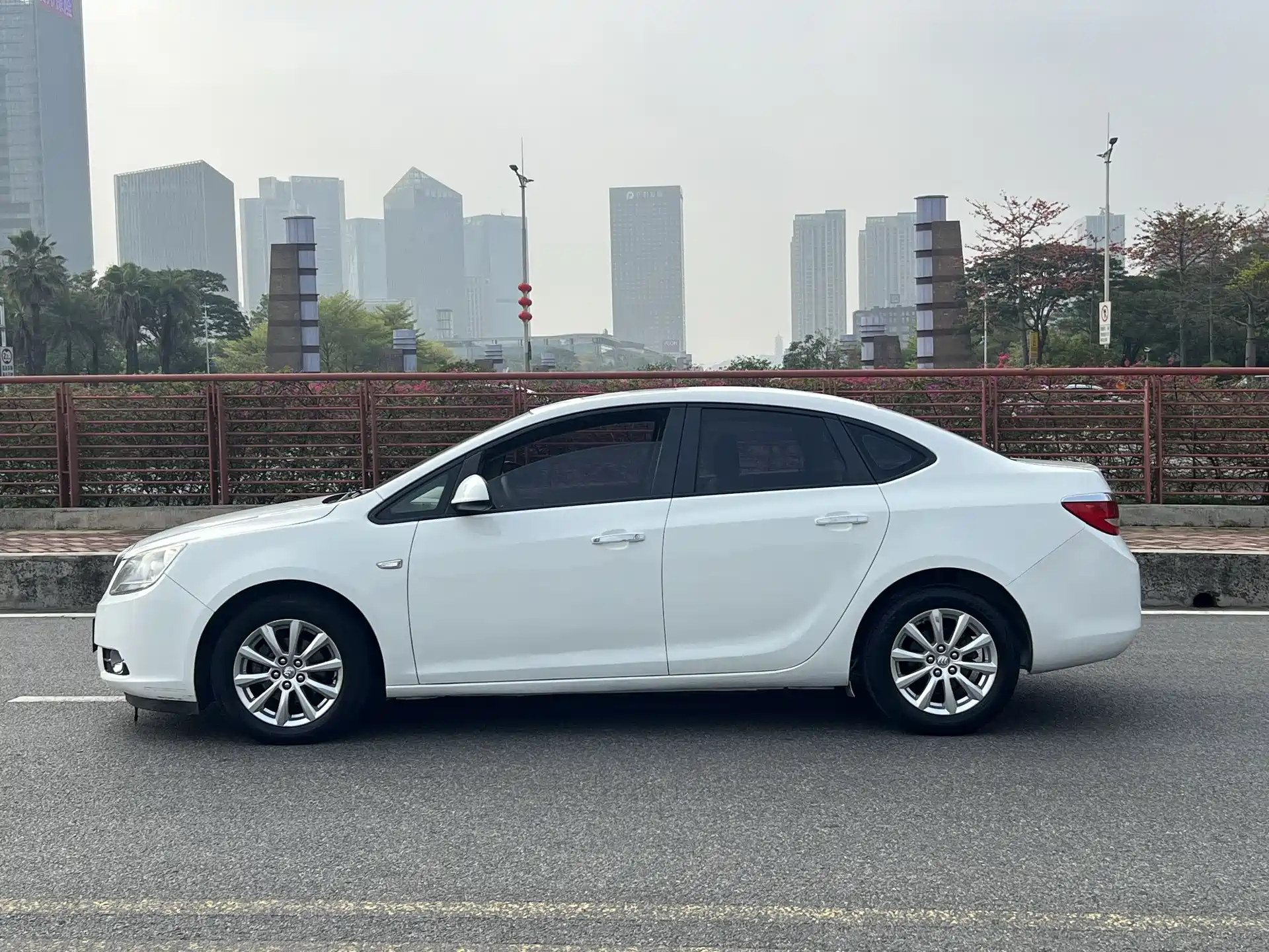 Фото 16 - Buick Excelle