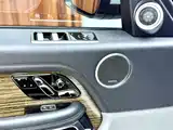Photo 15 - Land Rover Range Rover