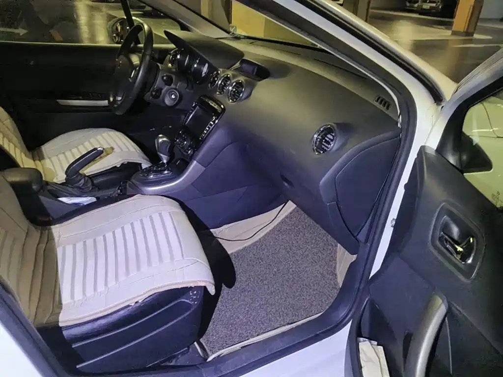Photo 12 - Peugeot 408