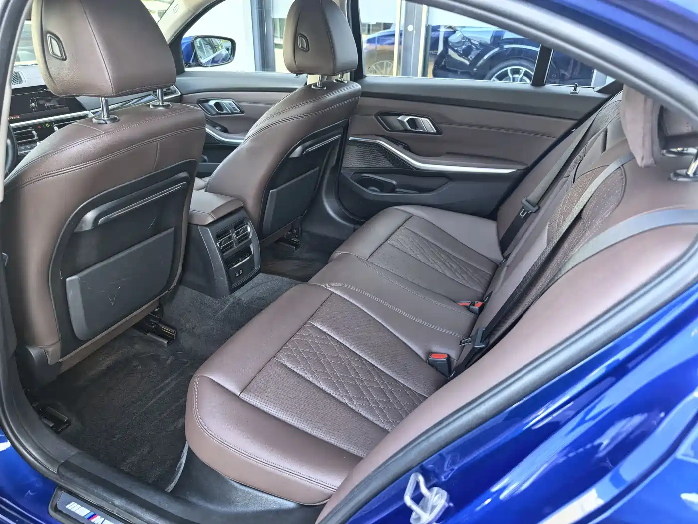 BMW 3 Series 2022 325Li M Sport Package фото 9
